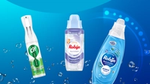 Drie huishoudelijke schoonmaak- en wasproducten, een van Cif, en twee van Robijn, afgebeeld tegen een helderblauwe achtergrond met waterbelletjes.